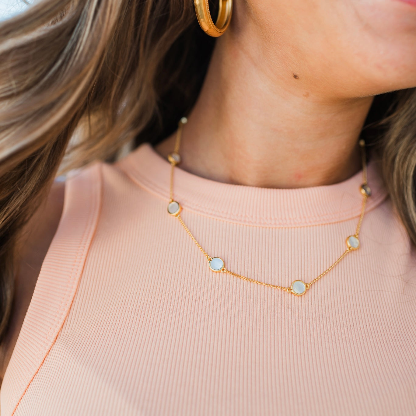 Julie Vos | Valencia Delicate Station Necklace MOP