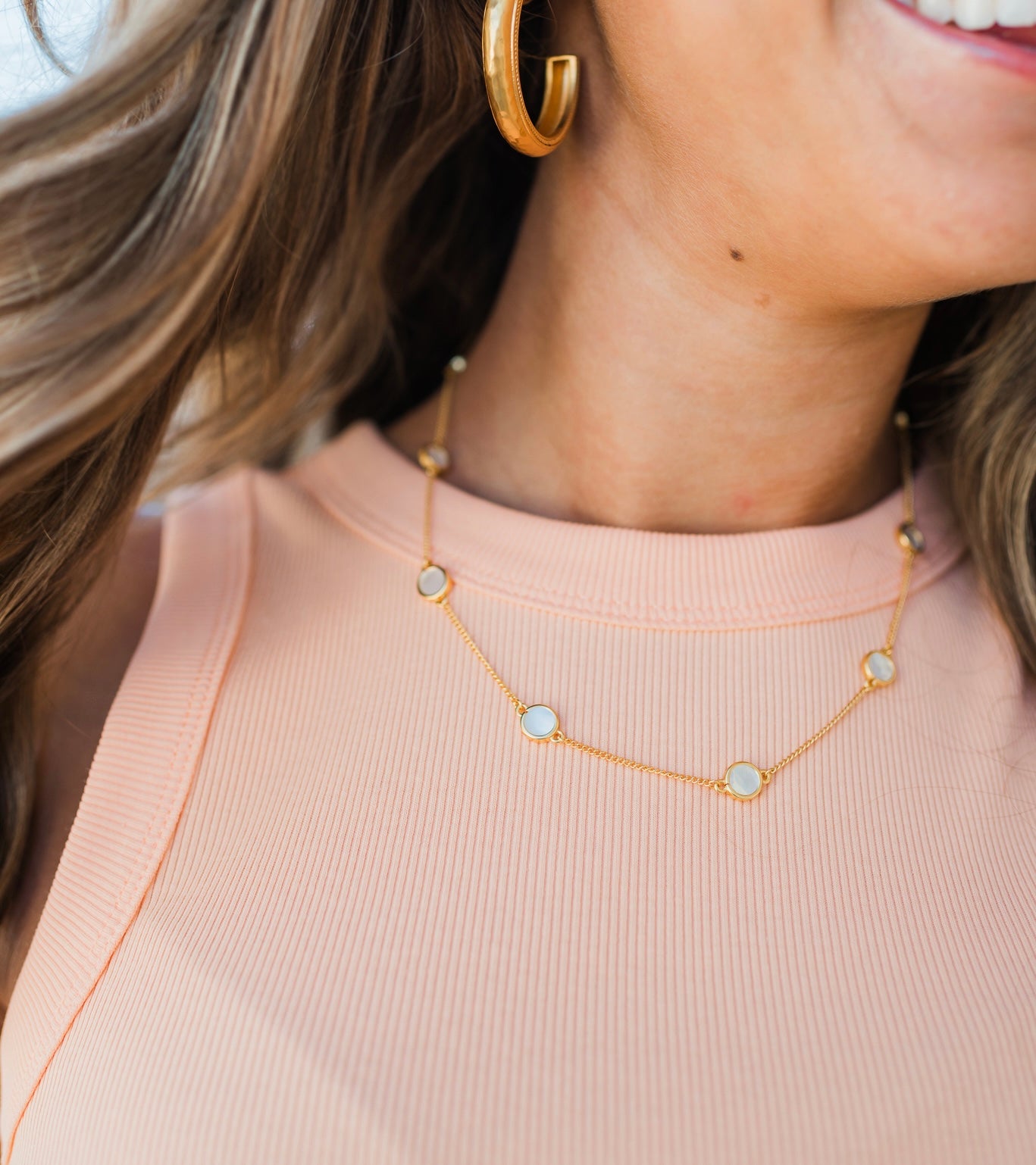 Julie Vos | Valencia Delicate Station Necklace MOP