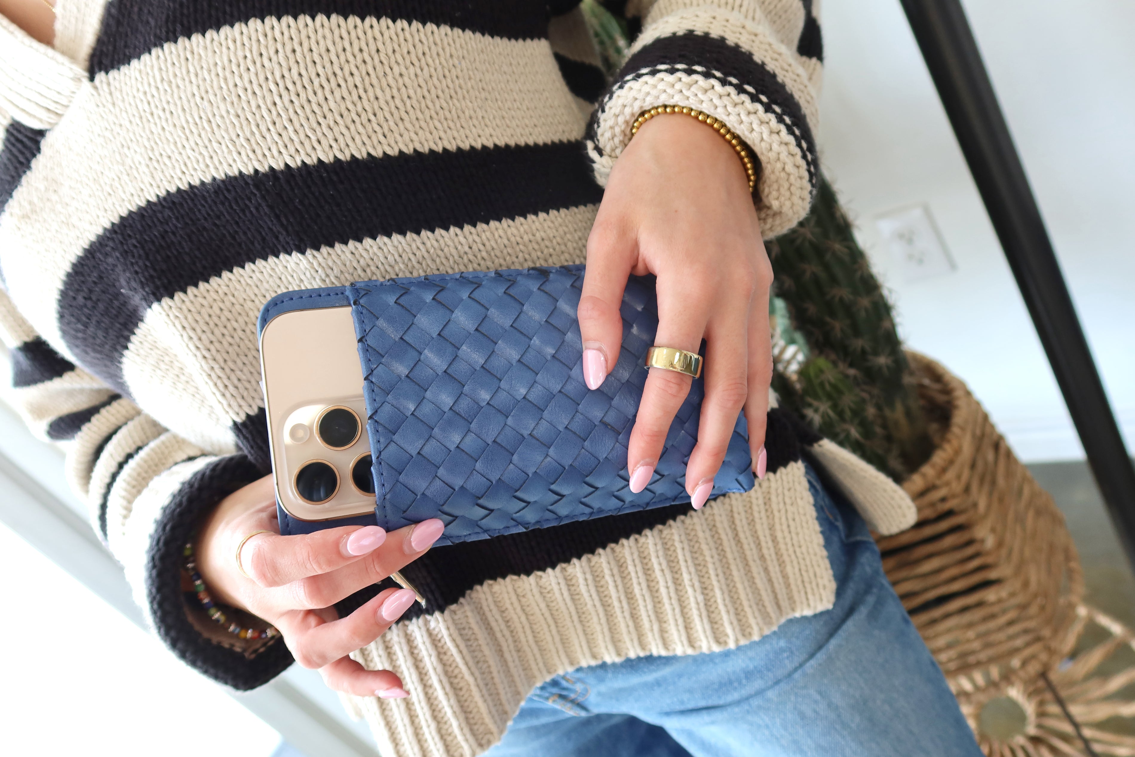 Emberly Phone Bag | Navy