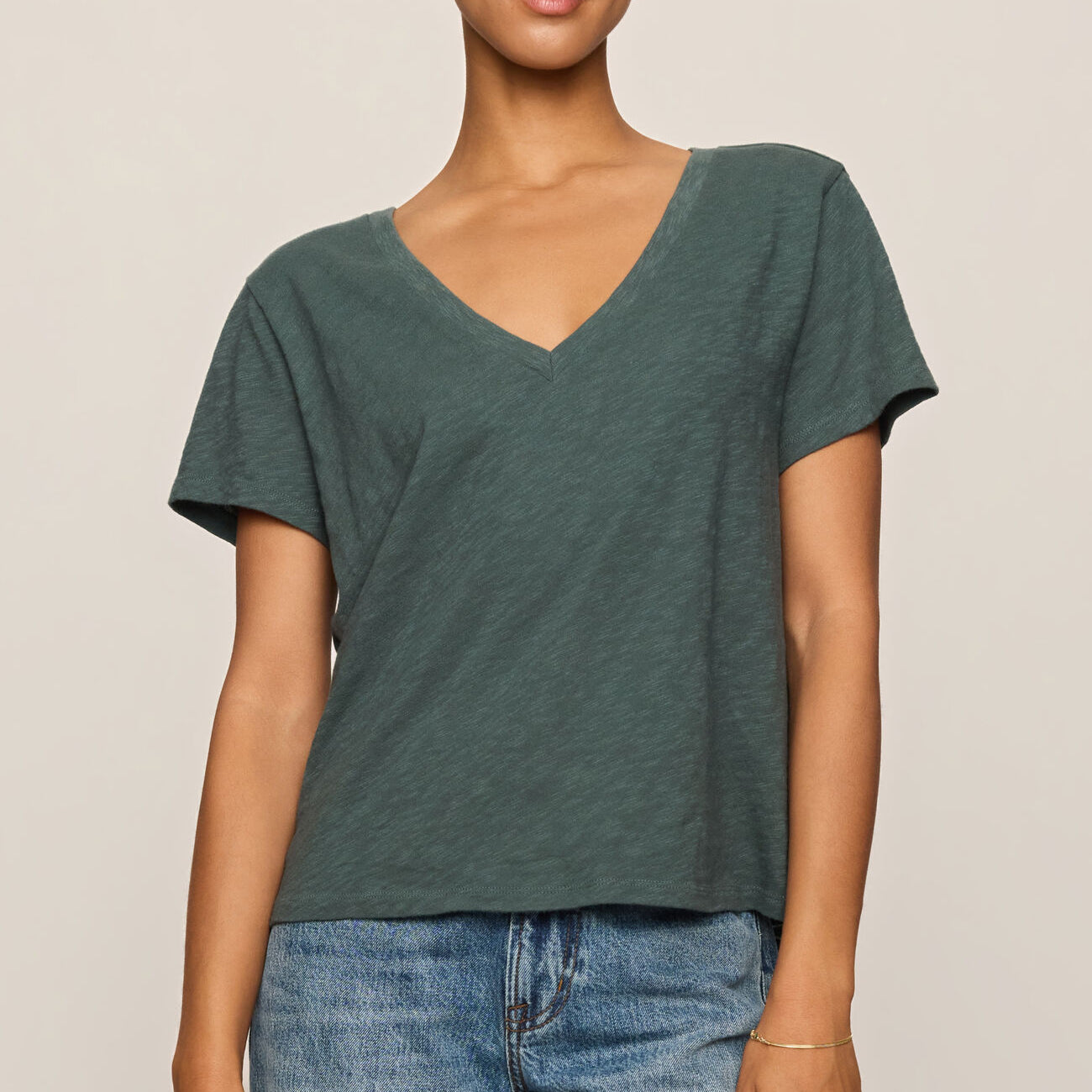 Nomad V-Neck Tee | Emerald Cove