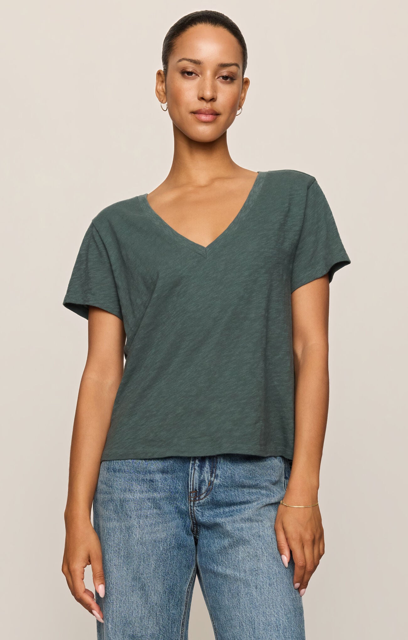 Nomad V-Neck Tee | Emerald Cove