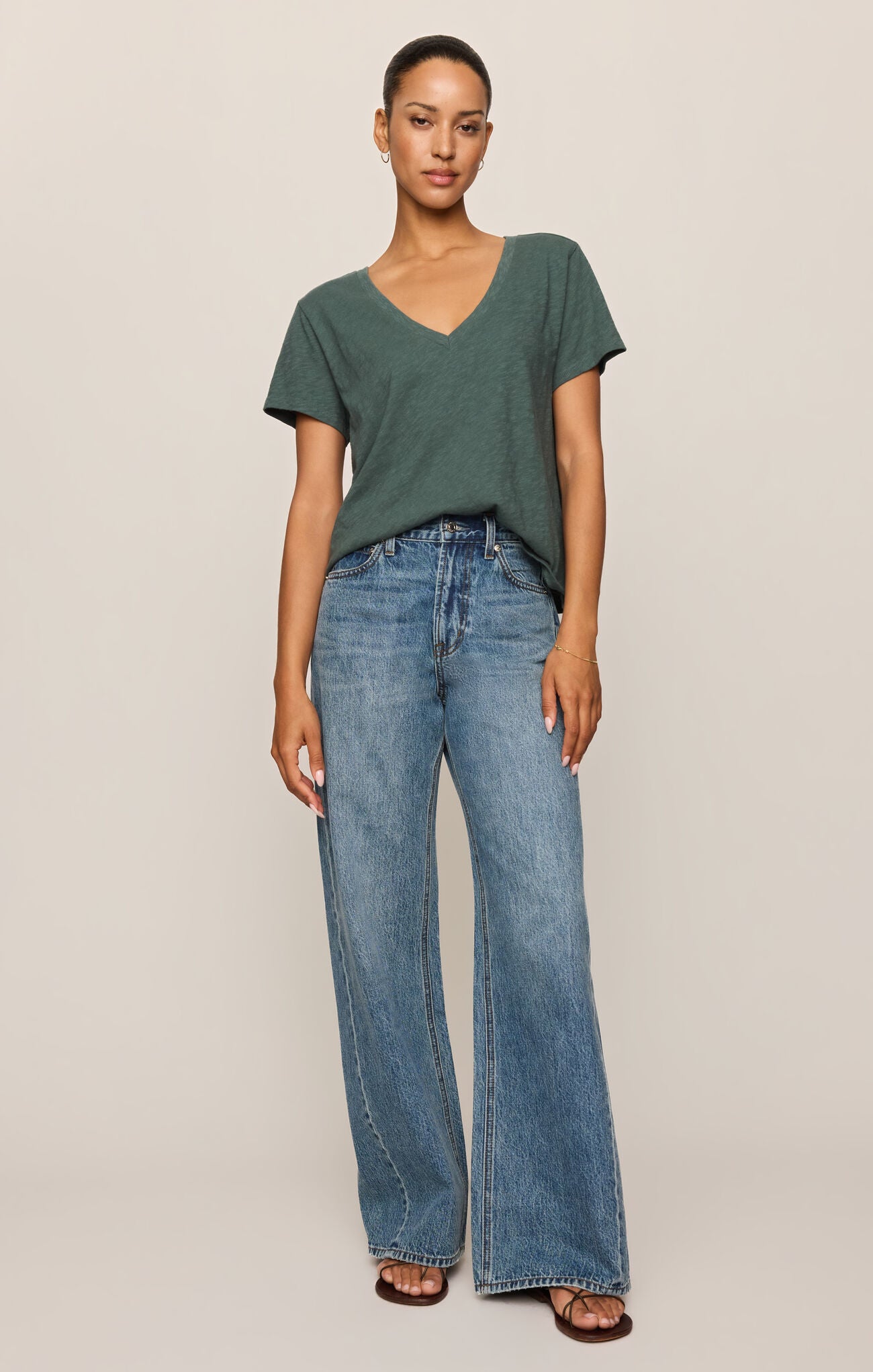 Nomad V-Neck Tee | Emerald Cove