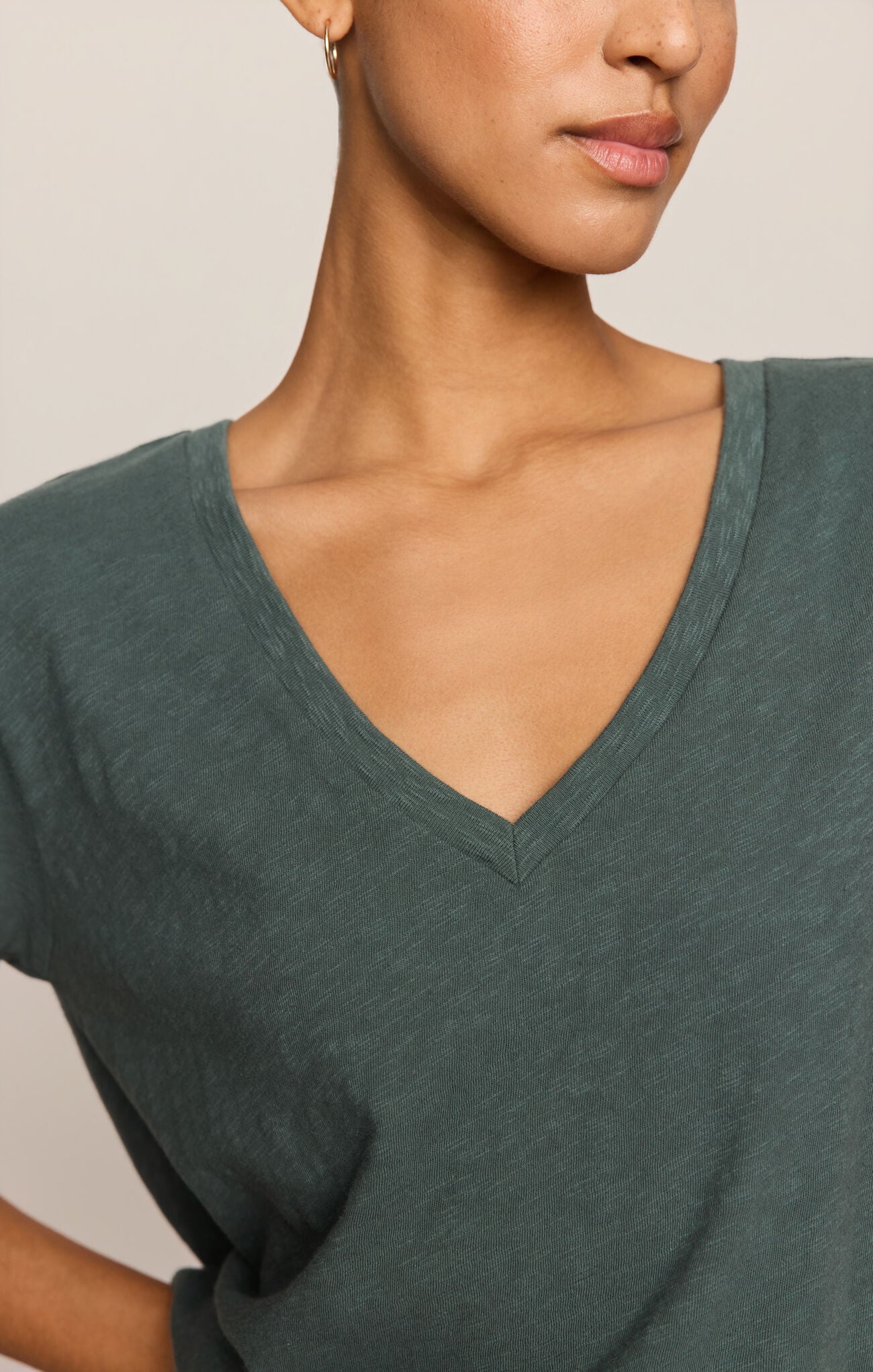 Nomad V-Neck Tee | Emerald Cove