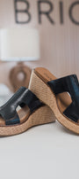 Kiss & Tell Wedge Sandals | Black
