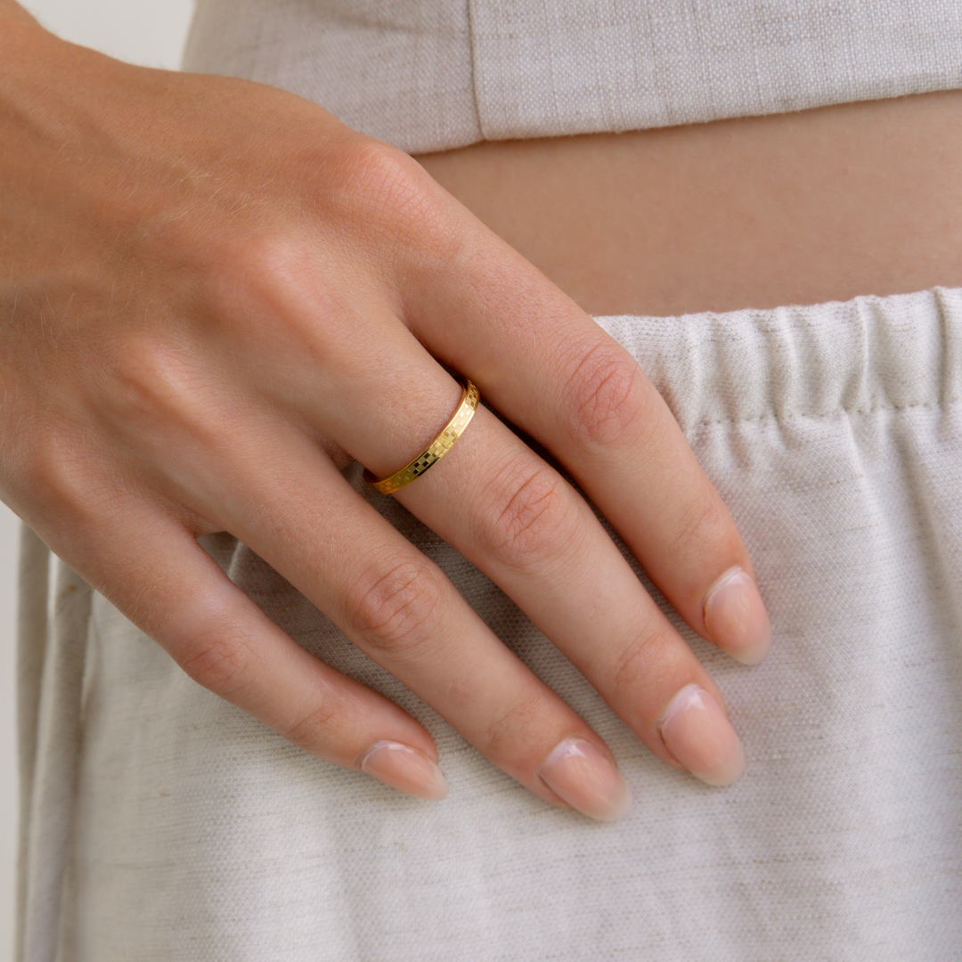Chess Waterproof Gold Textured Ring: 8
