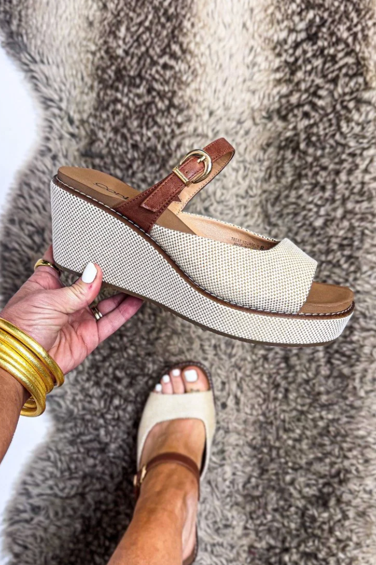 Treat Yourself Wedge Sandals | Bourbon Combo