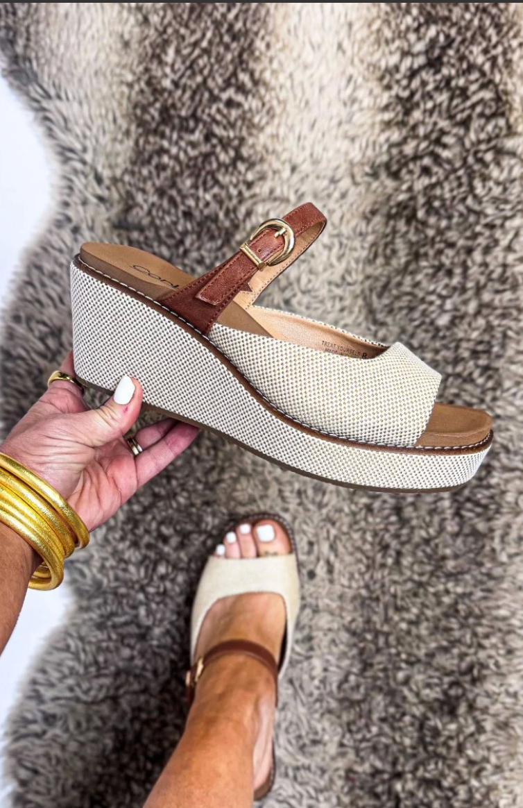 Treat Yourself Wedge Sandals | Bourbon Combo